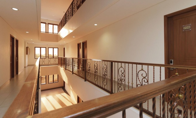 Ciputat Hotel | RedDoorz Plus @ CBD Bintaro