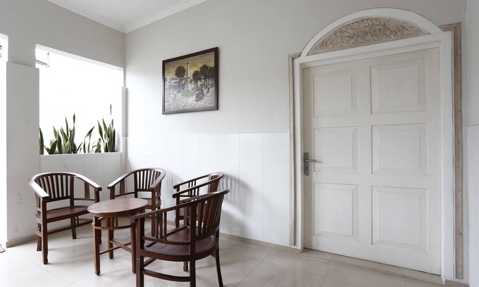 Depok House | RedDoorz Plus near Adisucipto Airport 2