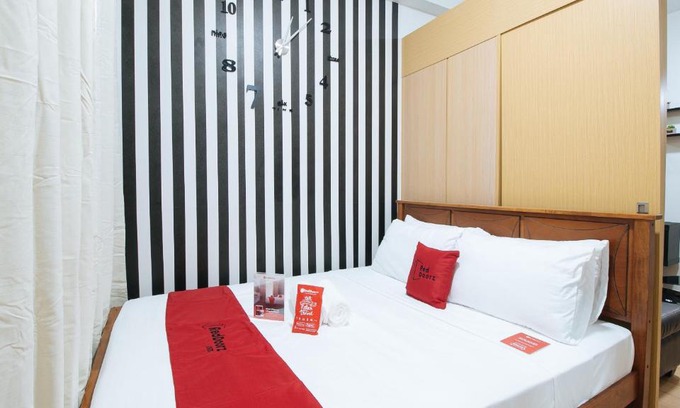 Novaliches Hotel | RedDoorz Premium @ SMDC Fairview 2