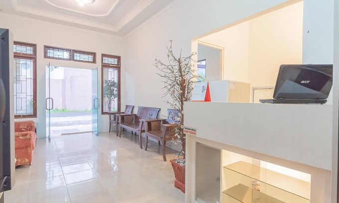 Palangkaraya Hotel | RedDoorz @ Rajawali KM 5