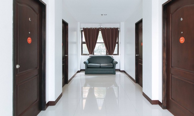 San Antonio House | RedDoorz @ San Antonio Makati