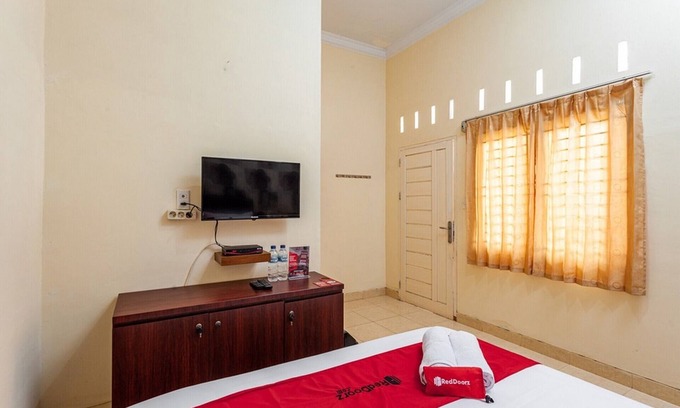 Medan House | RedDoorz Syariah @ Jalan Letda Sujono Tembung