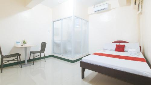 Taguig Hotel | RedDoorz @ Western Bicutan Transients Inn