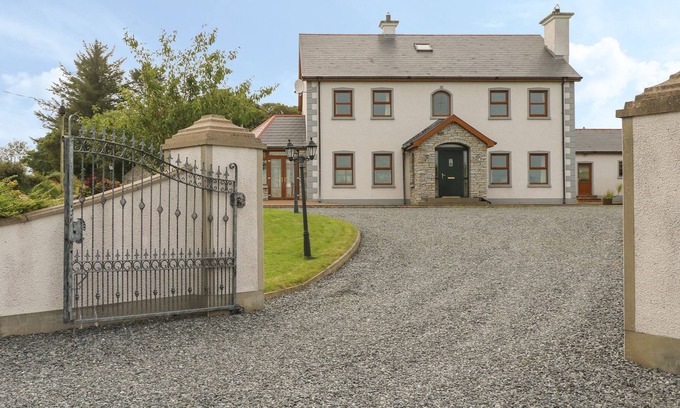 Culdaff House | REDFORD VIEW, family friendly in Culdaff, County Donegal