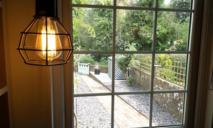 Dorking House | Redlands Cottage Surrey Hills