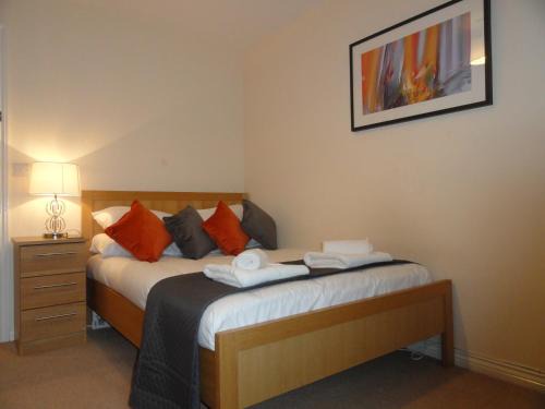 Cheltenham House | Redmarley House by Cliftonvalley Apartments