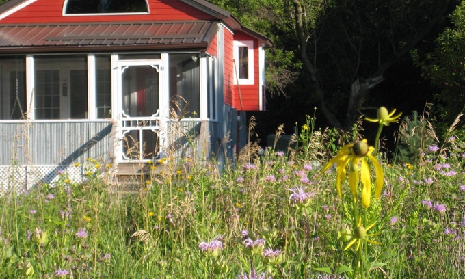 Redpath Cottage | Redpath Retreat- enjoy the quiet beauty of the prairie in this private cottage
