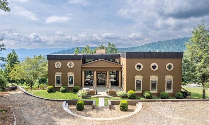 Celo House | Redstone Mansion LLC, Luxury Living