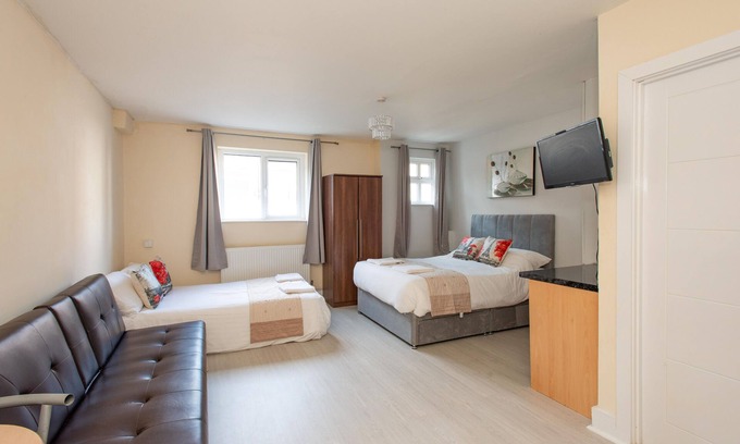 London Borough of Bromley Apartment | REDUCED RATE - Studio 1- 25 mins to London Bridge - Zone 6