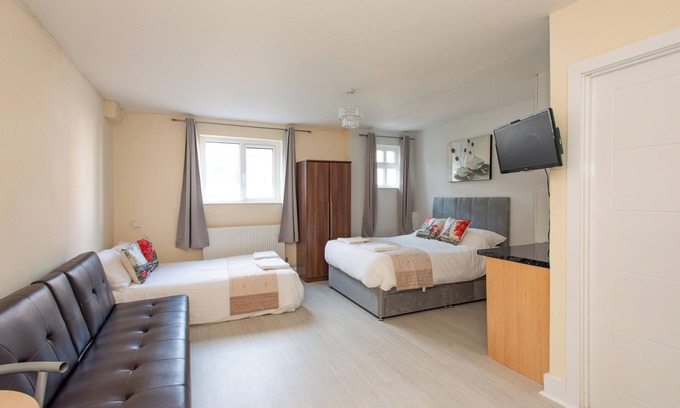 London Borough of Bromley Apartment | *REDUCED RATES* Greater London Private Studio 1 - 20 Mins to London Bridge