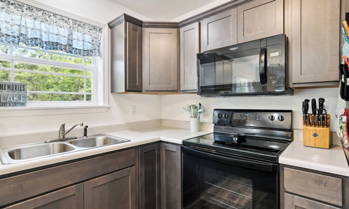 Kimberling City House | Reeds Spring Home: 4 Mi to Table Rock Lake!
