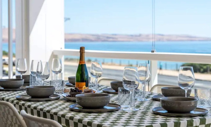 Aldinga Beach House | Reef House - Luxury Beachfront - Near Wineries