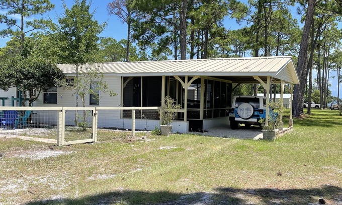 Eastpoint House | "Reel Simple" a bay view home one block from the Gulf of Mexico