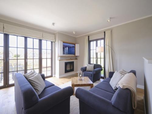 Dranske Villa | Reetland am Meer - Luxus Reetdachvilla mit 3 Schlafzimmern, Sauna und Kamin H18