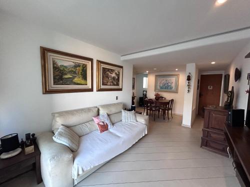 Leme Apartment | Refúgio praiano: Apto reformado a 100m da praia