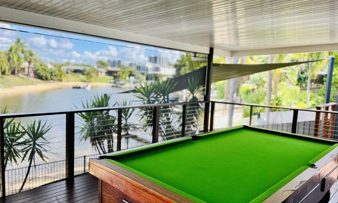 Broadbeach Waters Apartment | Reflections @ Broadbeach (Heated Pool) #NEW!