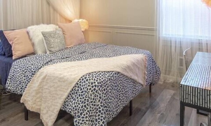 Redford House | Refreshing 4BR 2BA Bungalow| Free Washer & Dryer| Wifi