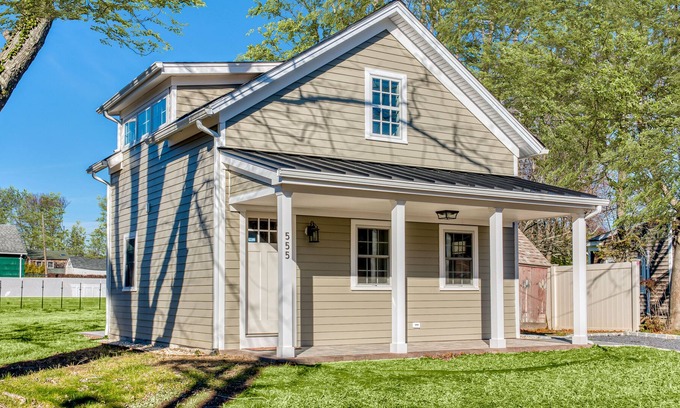 Greenport House | Refurbished North Fork cottage with large yard, patio, grill, AC & washer/dryer