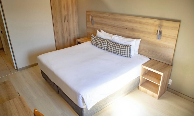 Greater Johannesburg Metropolitan Area Hotel | Regal Inn Hotel