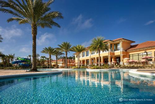 Kissimmee Hotel | Regal Oaks Resort Vacation Townhomes by IDILIQ - Free Private Hot tub!
