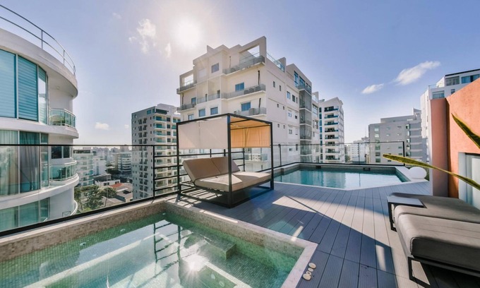 Downtown Santo Domingo Apartment | Regatta Living ll With Breakfast Included - 907