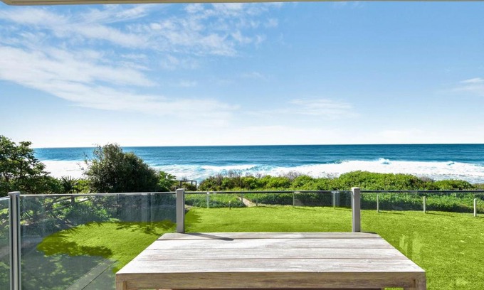 The Entrance North Apartment | Regency Court Absolute Beachfront