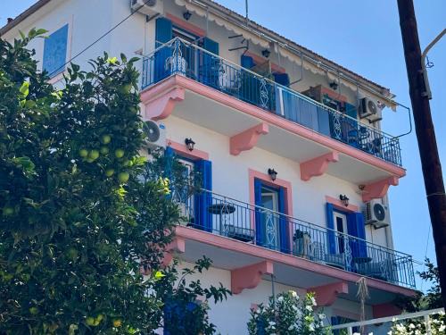 Fiskardo Apartment | Reginas Studios & Apartments- Fiscardo view apartment