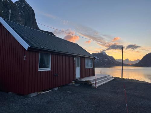 Moskenes House | Reinefjord panorama