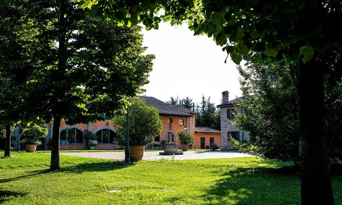 Cadeo House | Relais Cascina Scottina