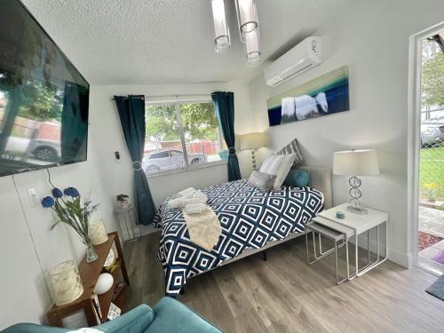 Flagami Apartment | Relax 521- at the side