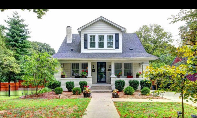 Brownsboro Village House | Relax and put your feet up!
