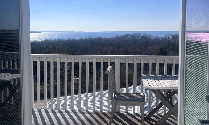 Kingston House | Relax and Unwind in a Home overlooking Lake Texoma