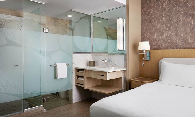 Pasadena Hotel | Relax and Unwind! Pet-Friendly Property, Onsite Pool, Close to Alhambra Park