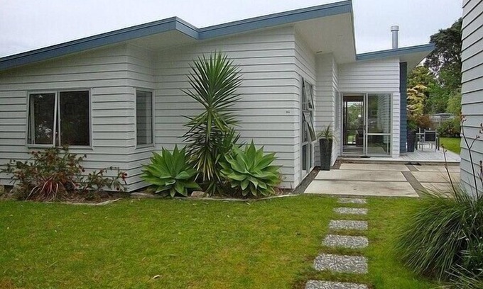 Hahei Cottage | Relax at Cooks - Cooks Beach Holiday Home