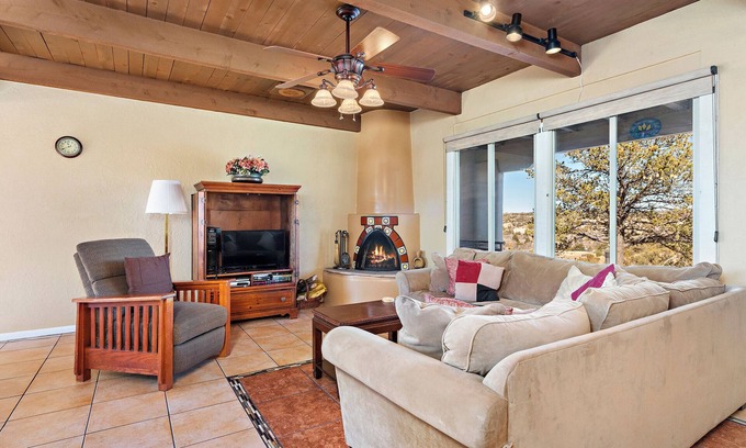 Northeast Santa Fe Hotel | Relax At Home While You're Here in Santa Fe - Downtown Location