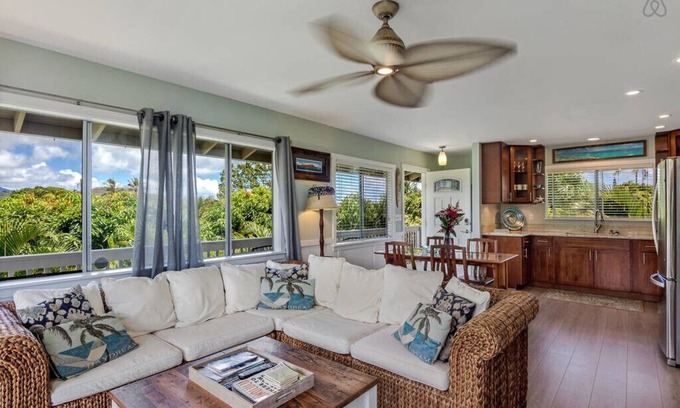 Keolu Hills Apartment | Relax at Kapakai Cottage – 2-Bedroom Comfort with Full Kitchen & W/D
