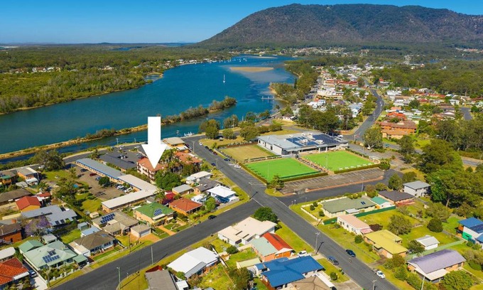 North Haven Apartment | Relax at Riverview