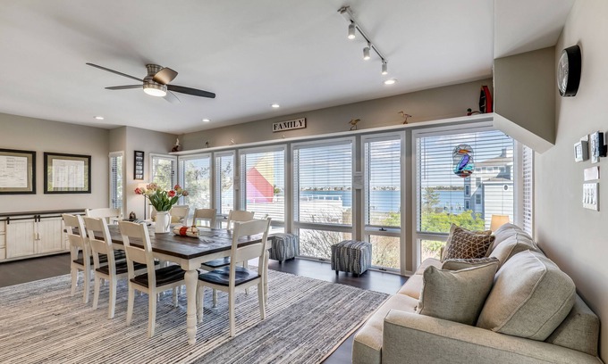 Ocean View House | Relax at the Beach over looking the Bay