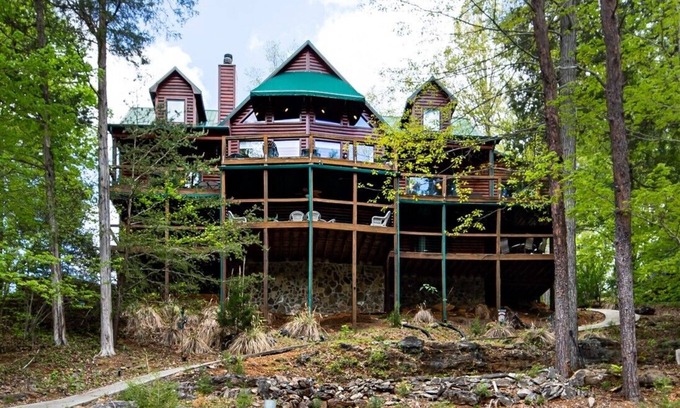 Big Creek House | Relax at Windsor Cove Norris Lake - 7 BR, 4,700 Sq ft, 2 Story Dock, Fire Pit