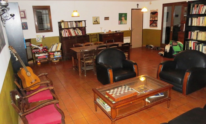 Montredon-Labessonnie House | Relax beside the Agout: boat ride, swimming, fishing and cultivation
