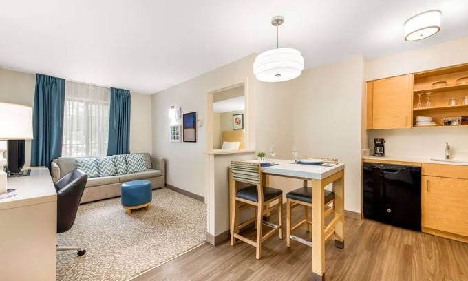 Arrowood Hotel | Relax in 4 Family Suites Near Attractions Like NASCAR Hall for Extended Stays