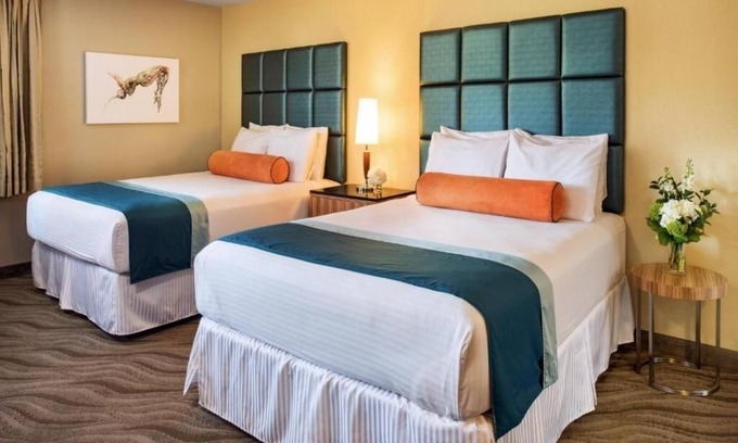 Little Italy Hotel | Relax in a Scenic Room Perfect for Exploring San Diego’s Art Scene | 3 Units
