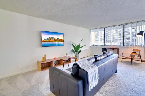 Crystal City Apartment | Relax in an Apt Close a The Best Landmarks