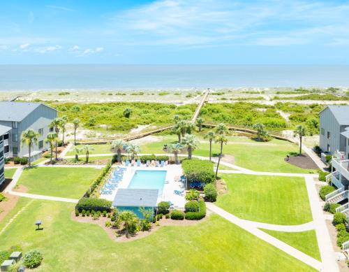 Oceanmarsh Subdivision House | Relax in Coastal Comfort - 2BR Harbor Island Retreat