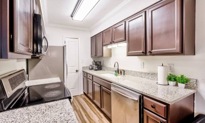 Hoover House | Relax in spacious Hoover condo