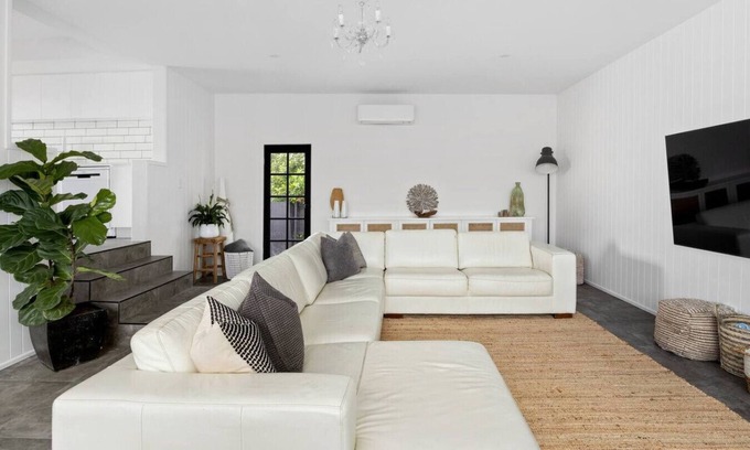 Sunshine Beach Apartment | Relax in Sunshine beach,Noosa with pool