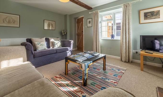 West Rudham House | Relax in this handsome brick and pantile cottage, set within the grounds of the owner's estate in th