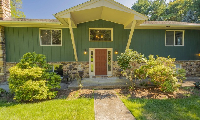 Blacksburg House | Relax in this serene, spacious home near Downtown Blacksburg, perfect for up to 10 guests year-round