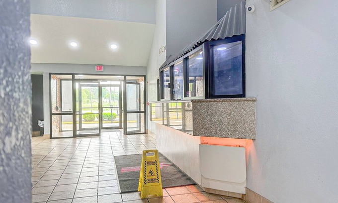 Jackson Hotel | Relax Inn By Oyo Jackson MS Hwy 80/I-20