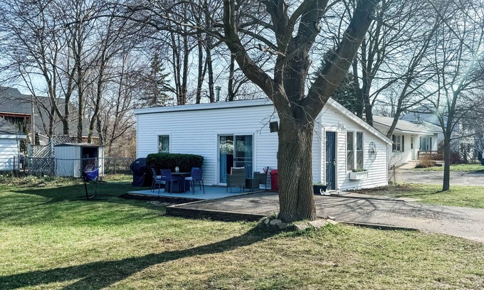 Charlevoix Cottage | Relax & Re"coop" at the Coop Cottage Charlevoix!